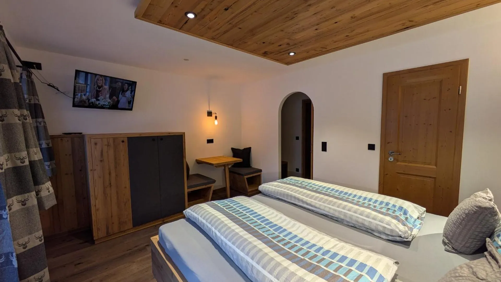 Haus Huis'N Grainau Guest house