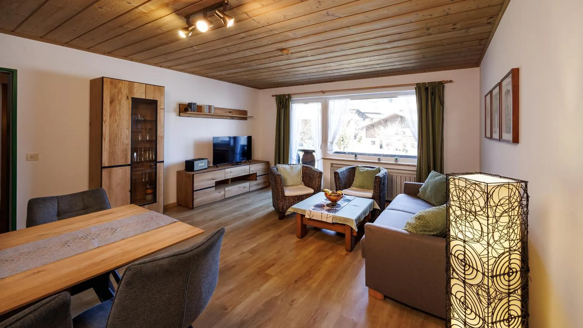 Haus Huis'N Grainau Guest house