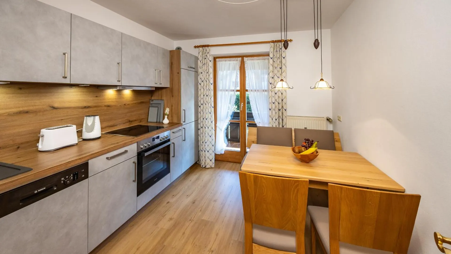 Haus Huis'N Grainau Guest house