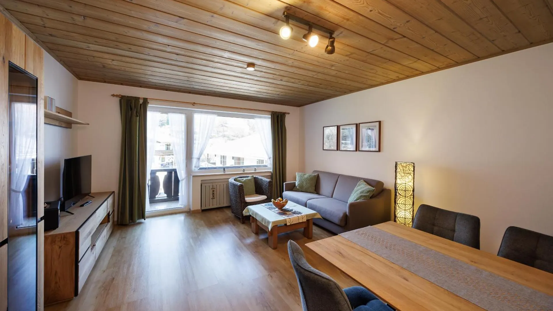 Gasthof Haus Huis'N Grainau