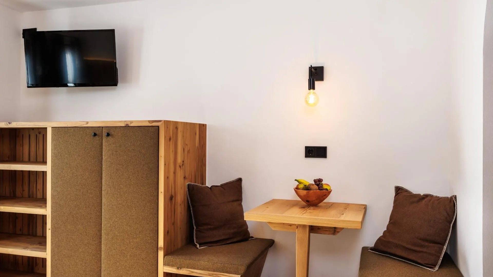 Haus Huis'N Grainau Guest house