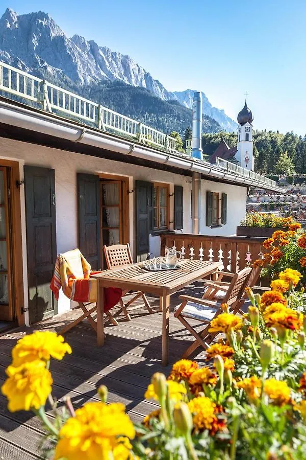 Haus Huis'N Grainau Guest house